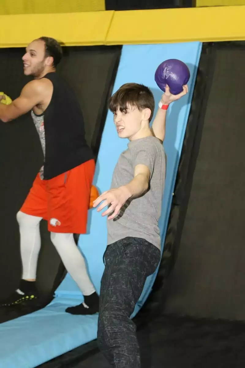 throwing dodgeball