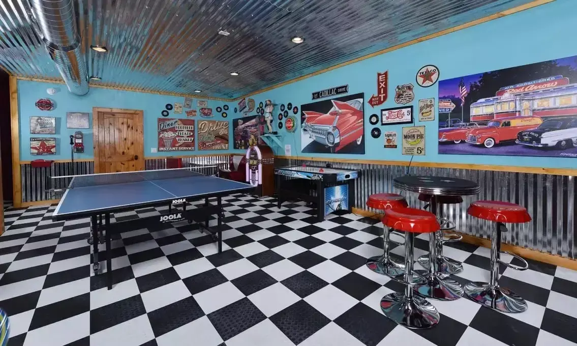 cadillac-creek-game-room