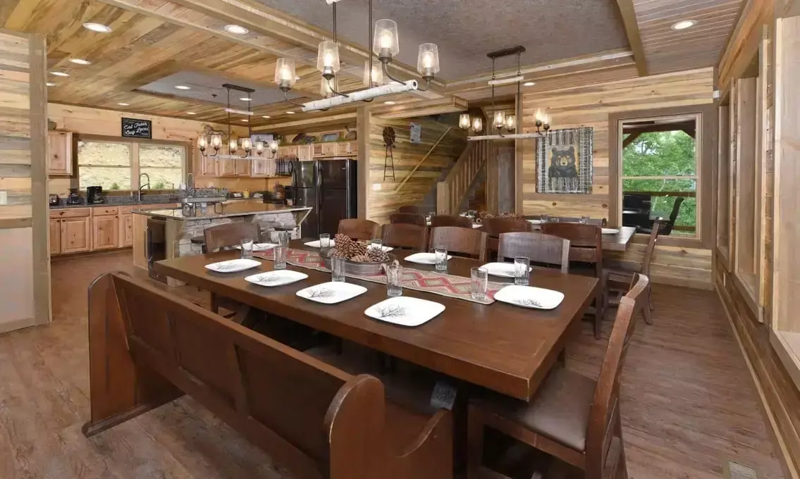 northstar-mountain-lodge-dining-area