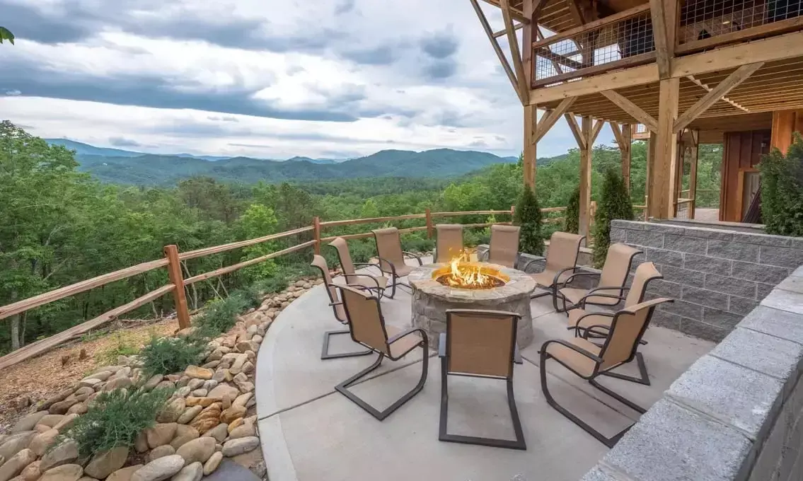 northstar-mountain-lodge-outdoor-area