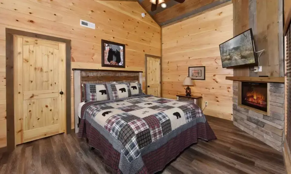splash-n-views-bedroom