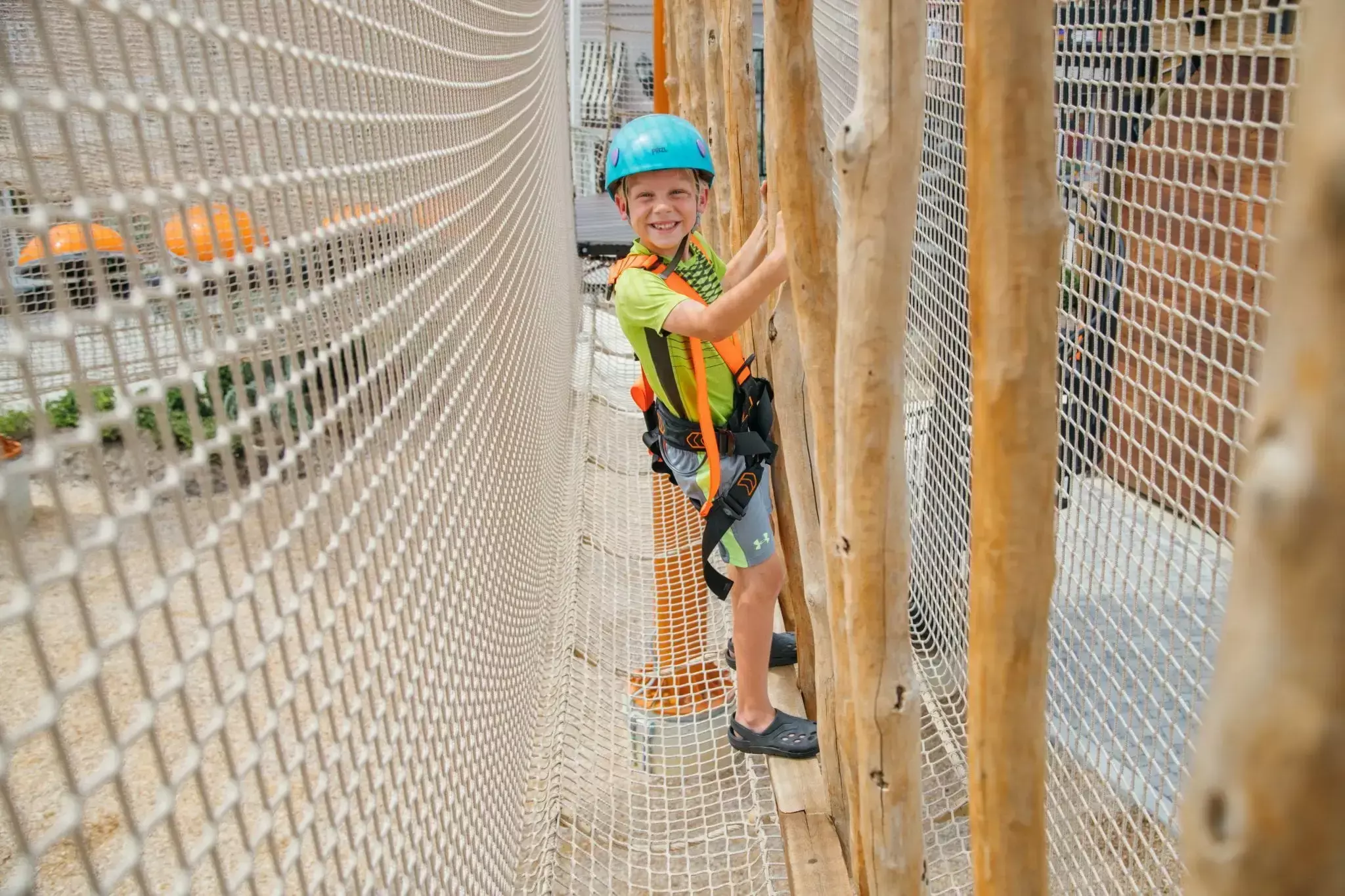 lumberjack-photo-kids-in-rope-part-of-course