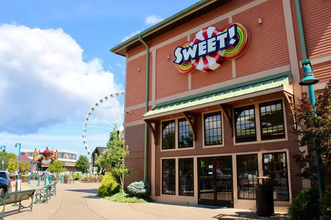 sweet-shop-the-island